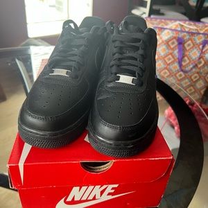 Uptown’s Men Size 9